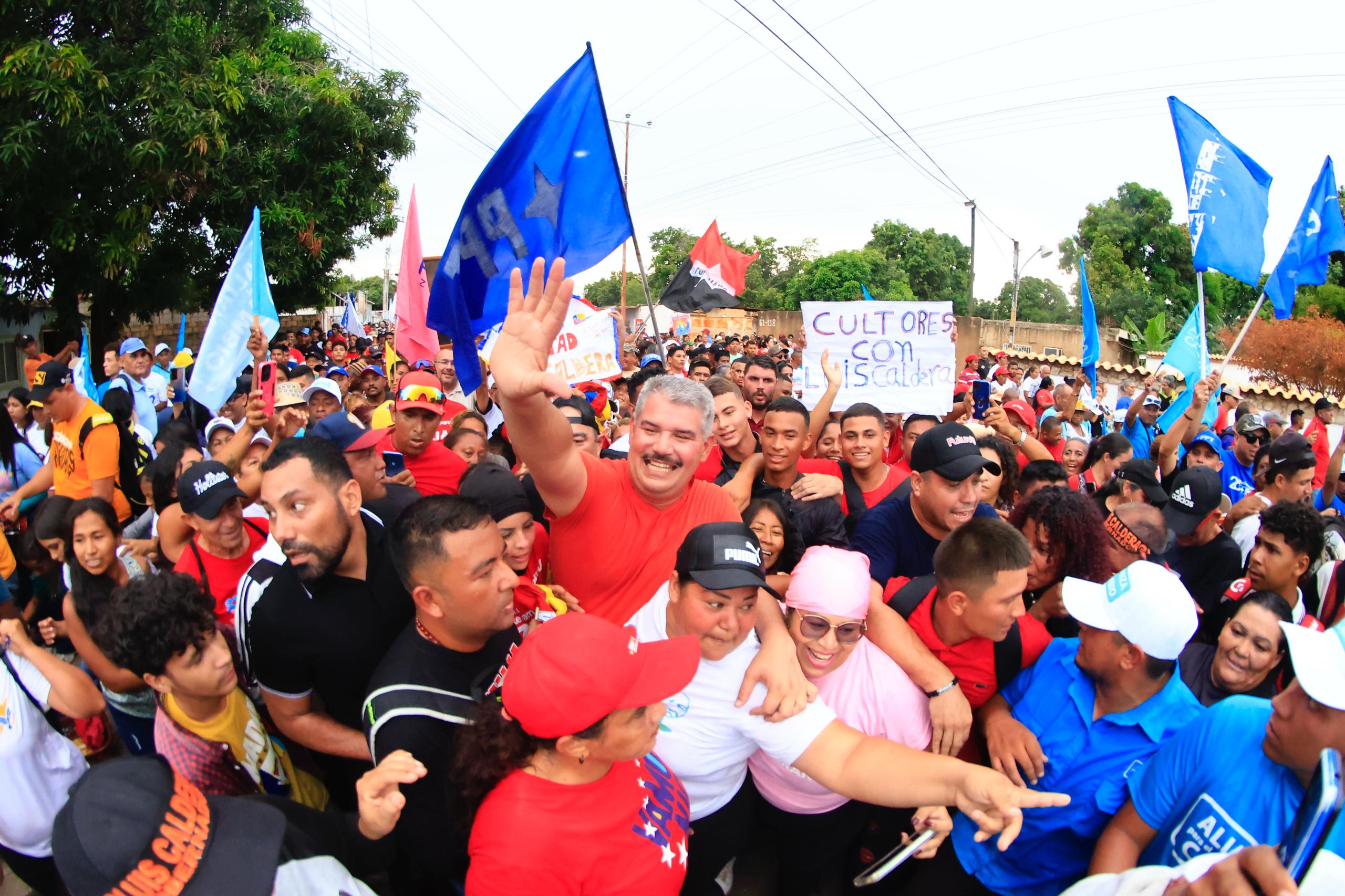 Una gran multitud