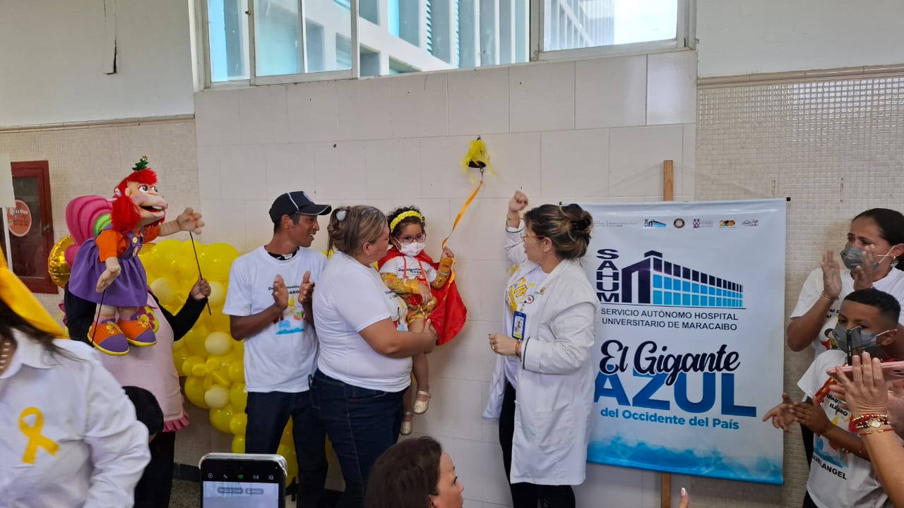 Dos angelitos superan el cáncer y suenan las campanas en el Hospital Universitario de Maracaibo