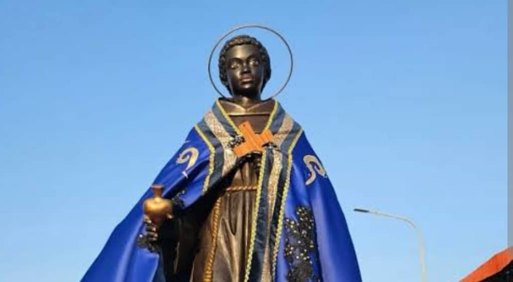 La Rosa de Cabimas sale en procesión con San Benito de Palermo