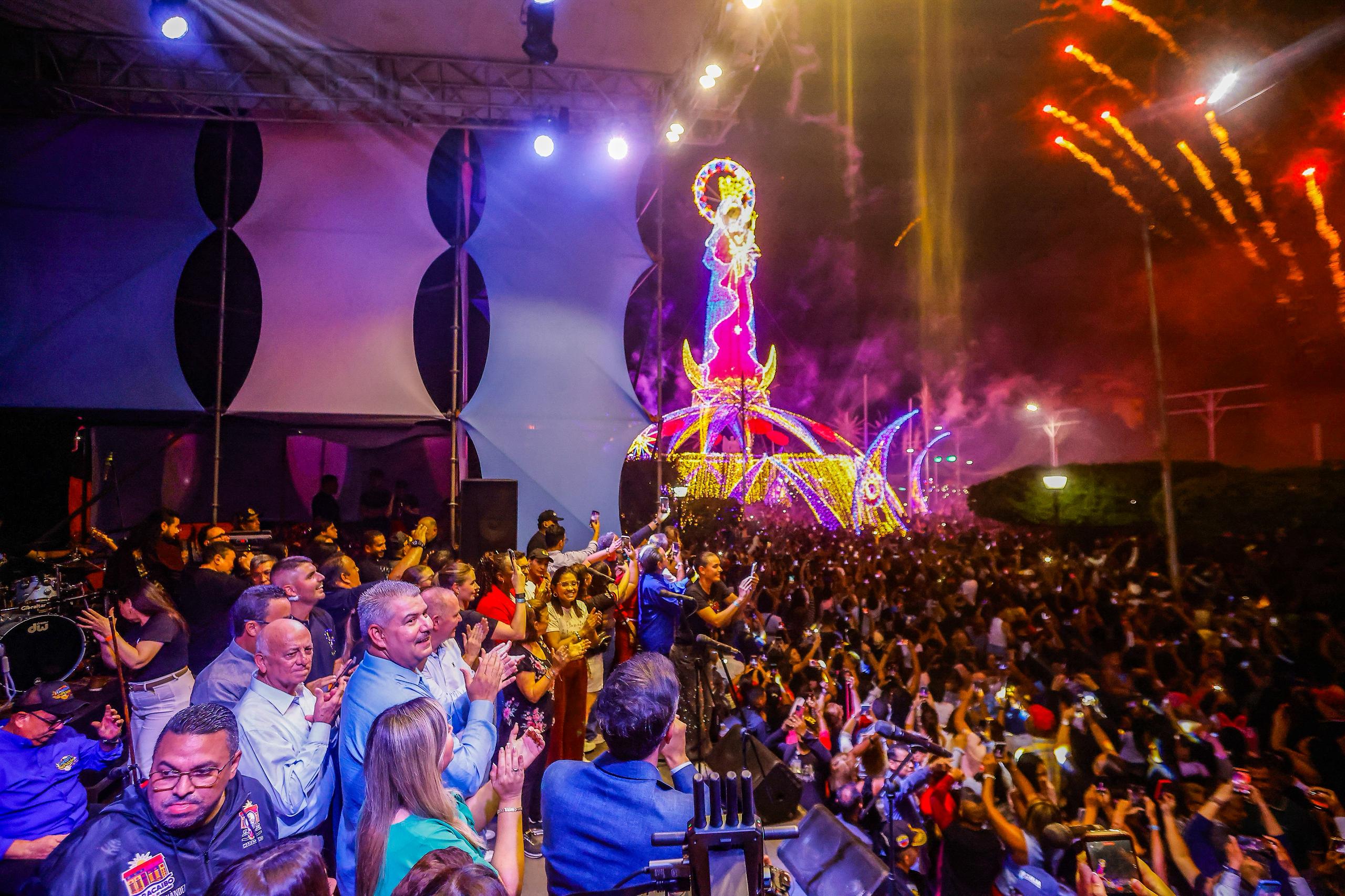 ¡50 mil aplaudieron el titilar de Bella Vista!