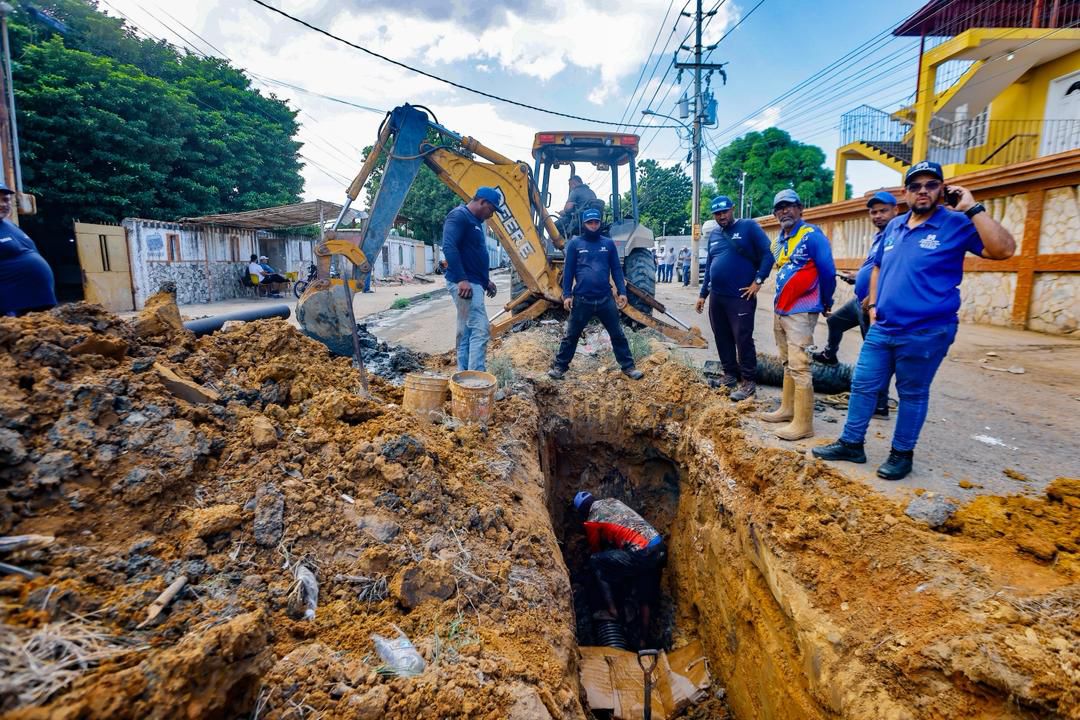 Plan Rector sustituye colectores en la Caracciolo Parra Pérez de la Ciudad de Udón