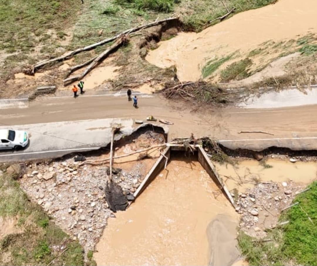 Crecida del río Calichito aisla pueblos de montaña en Táchira