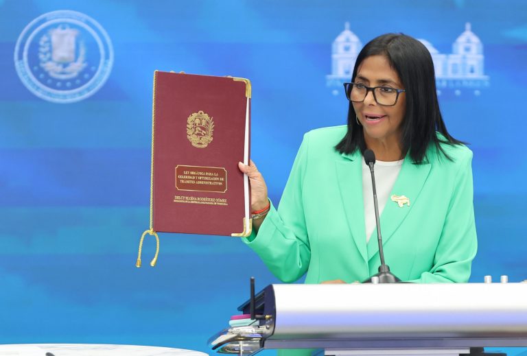 ¿Qué plantea la Ley Orgánica para la Celeridad y Optimización de Trámites Administrativos?